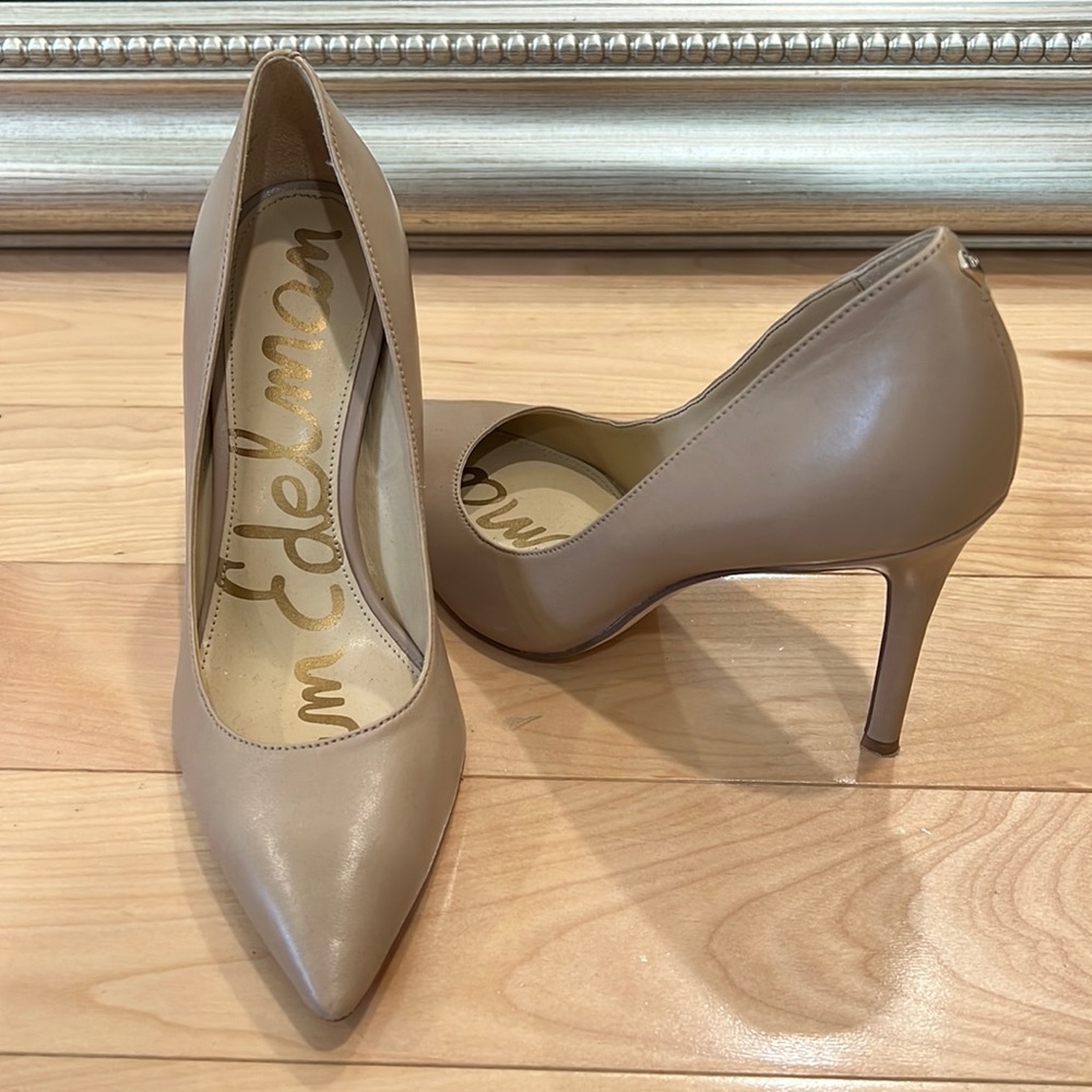 Nude Sam Edelman pointed toe pump